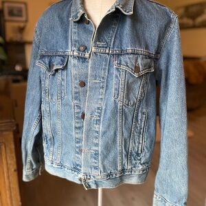 Vintage Levi Strauss & Co Denim Jean Trucker Jacket Size 44 Blue 75506 4891